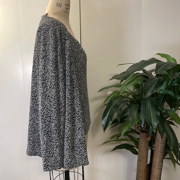 Alex evenings 2 piece tank and cardigan set in shimmery black and white - Picture 5 of 10